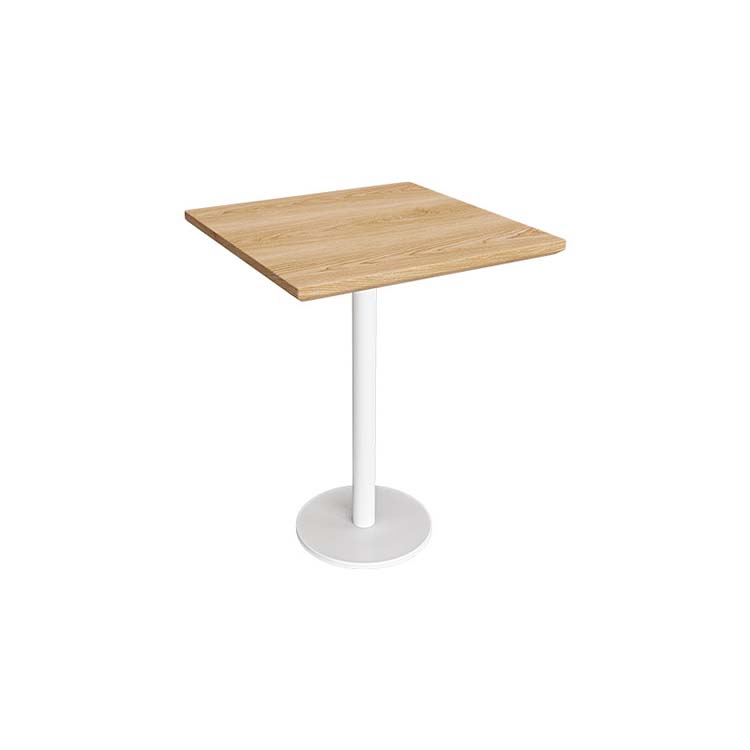 這款商用接待咖啡桌適用於商業和零售場所,採用納帕皮革軟墊和橡膠木框架,飾面簡潔自然。可客製化設計。 CT-A22