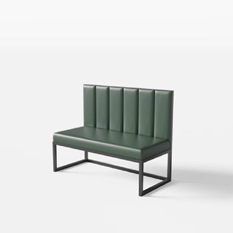 這款咖啡廳風格的餐桌椅套裝適用於商業用途,配有色彩繽紛的椅子、優雅的大理石紋納帕皮革,並提供綠色和原木色等多種定制選項。 CT-A3