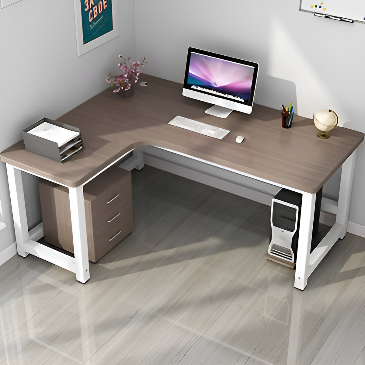 這款多功能現代書桌採用寬大的L形桌面、走線孔、鋼製框架和三聚氰胺貼面,穩固耐用,表面圓潤結實。這款簡約實用的書桌採用胡桃木和黑色打造,非常適合電腦辦公室。產品代碼:CD-A19