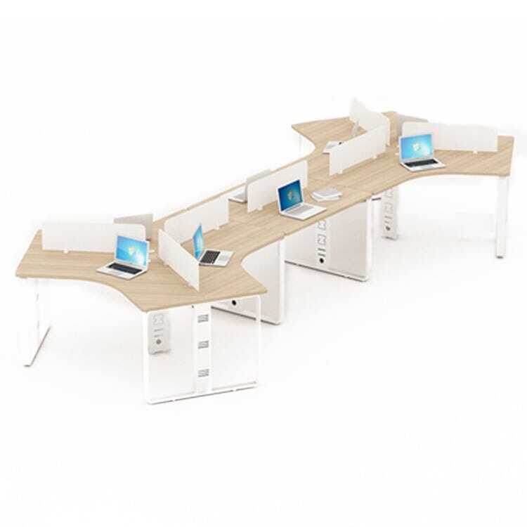 時尚大尺寸辦公桌，設計簡約現代，風格自然。適合多人使用。產品特色包括鋼製桌腳、方形桌腳、側邊滑輪、腳輪、圓形弧形桌面以及自然且可客製化的設計。 OD-A7