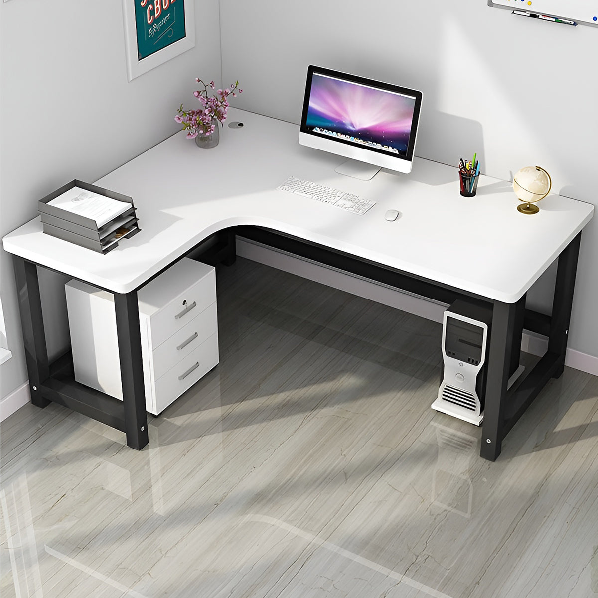 這款多功能現代書桌採用寬大的L形桌面、走線孔、鋼製框架和三聚氰胺貼面，穩固耐用，表面圓潤結實。這款簡約實用的書桌採用胡桃木和黑色打造，非常適合電腦辦公室。產品代碼：CD-A19