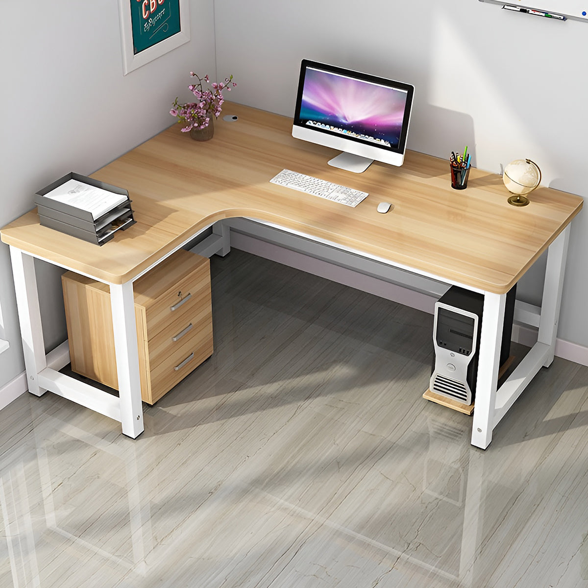 這款多功能現代書桌採用寬大的L形桌面、走線孔、鋼製框架和三聚氰胺貼面，穩固耐用，表面圓潤結實。這款簡約實用的書桌採用胡桃木和黑色打造，非常適合電腦辦公室。產品代碼：CD-A19